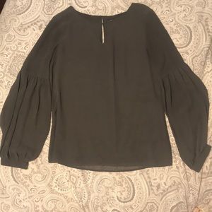 Express ballon sleeve blouse